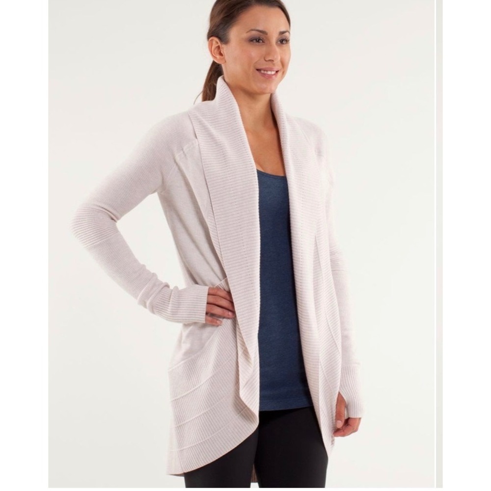 Lululemon Transformation Wrap Cardigan Cream Ruched Back Thumbholes Size 4